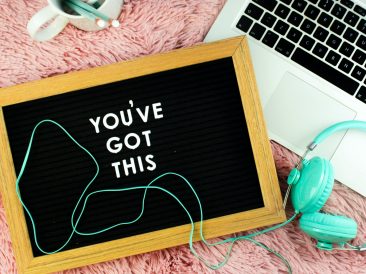Photo by Emma Matthews Digital Content Production on Unsplash Parlons estime de soi self esteem et motivation